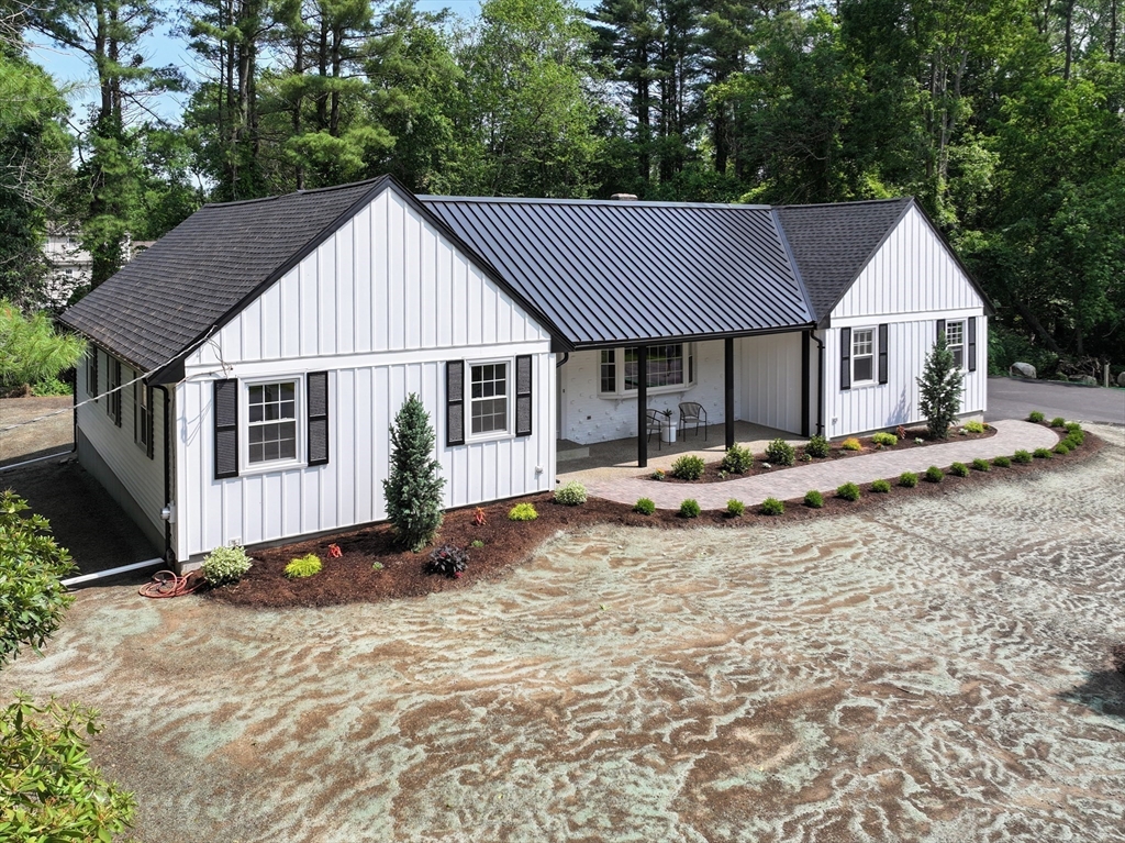 10 Lantern Ln