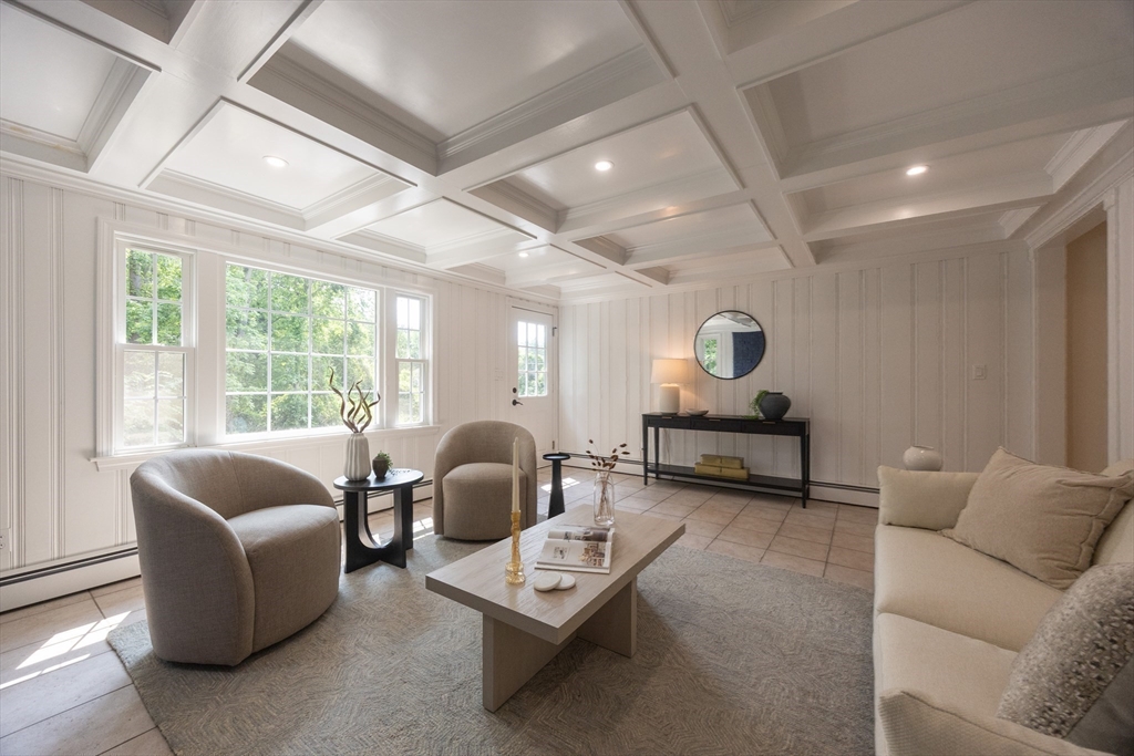 10 Lantern Ln