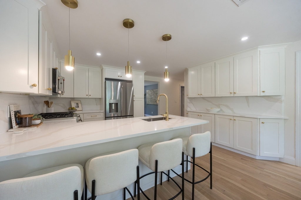 10 Lantern Ln