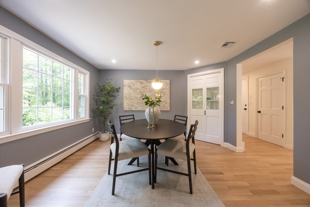 10 Lantern Ln