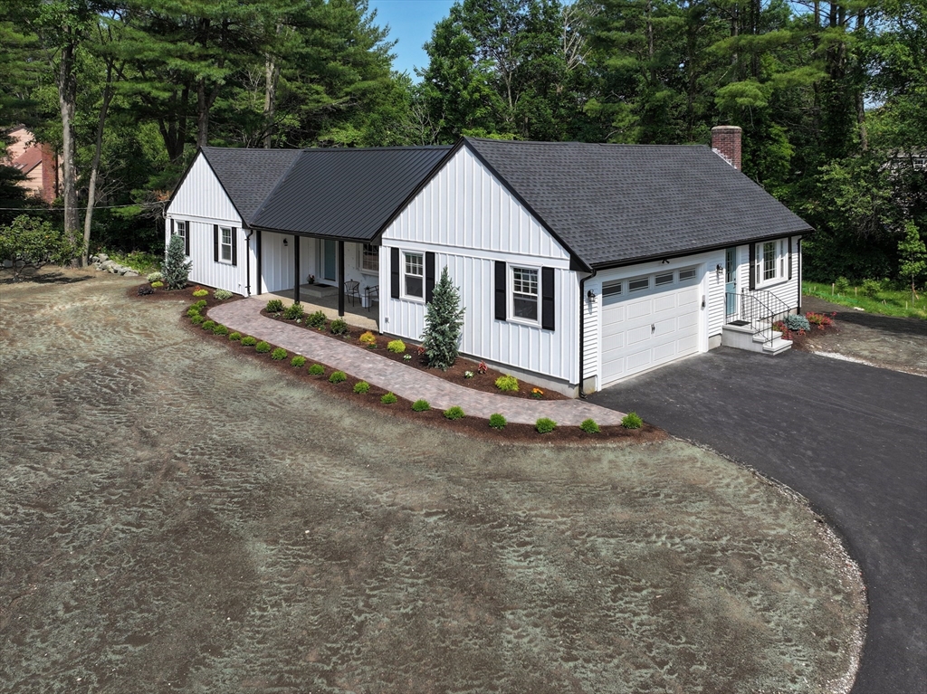 10 Lantern Ln