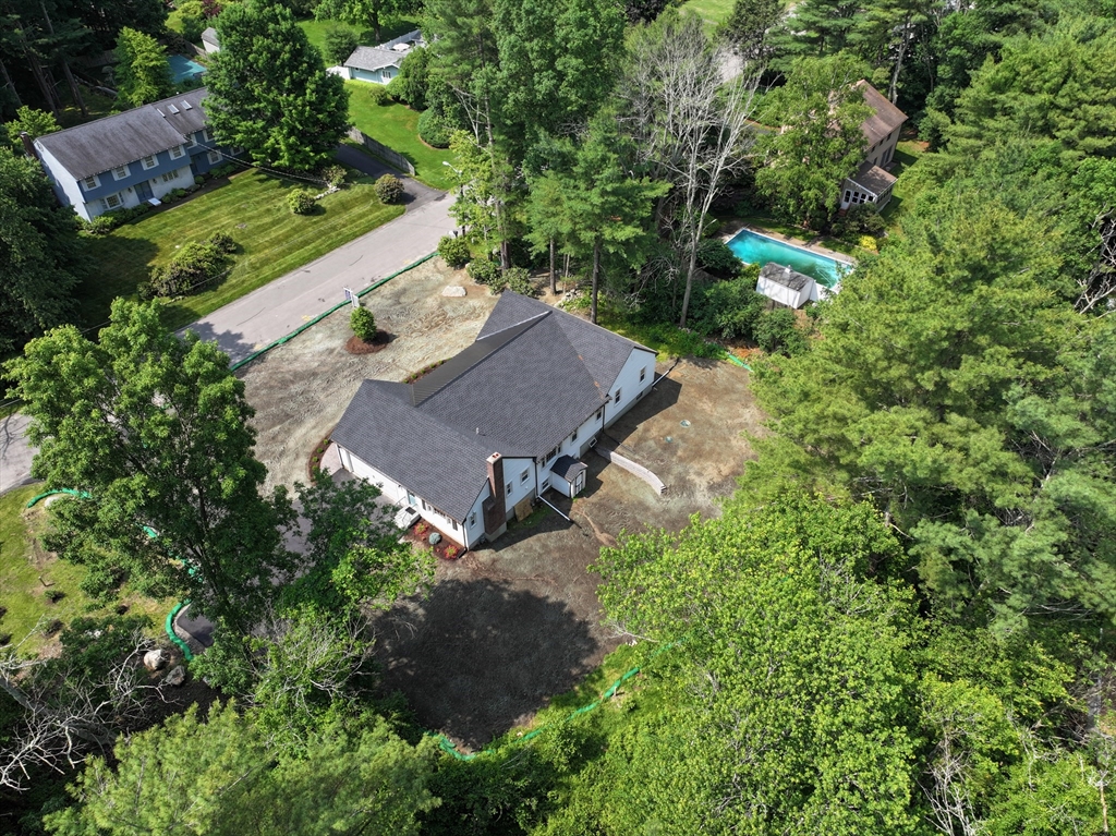 10 Lantern Ln