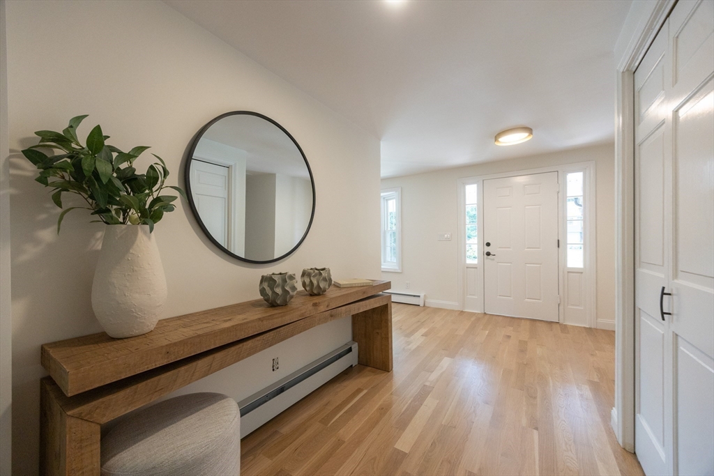 10 Lantern Ln