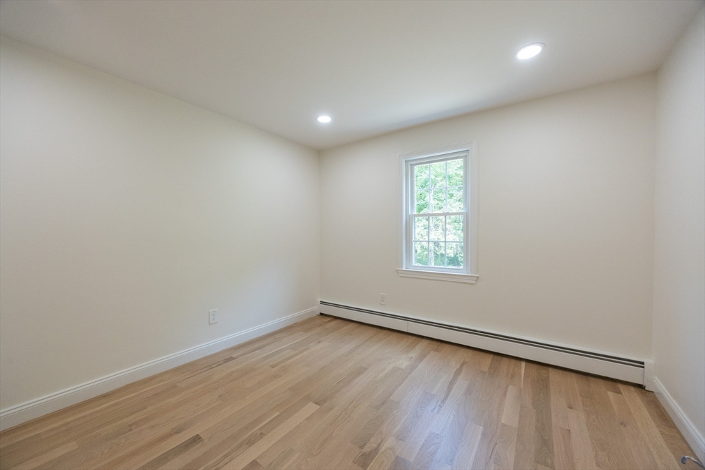10 Lantern Ln