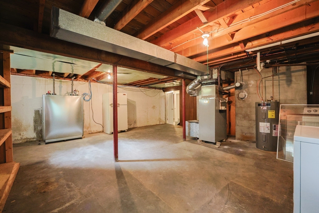 193 West St