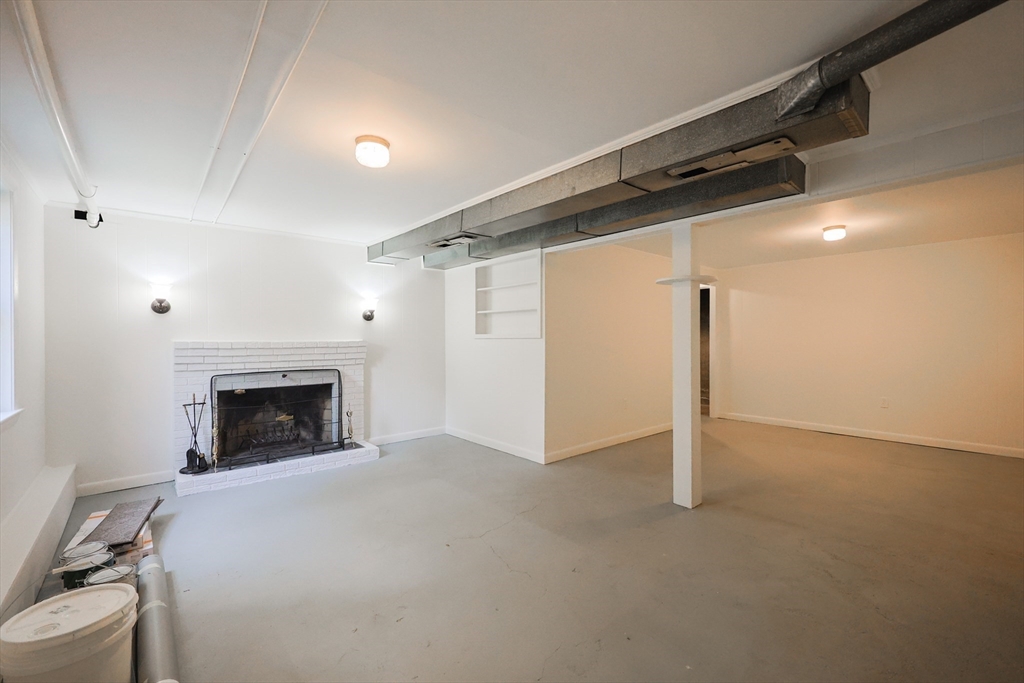193 West St