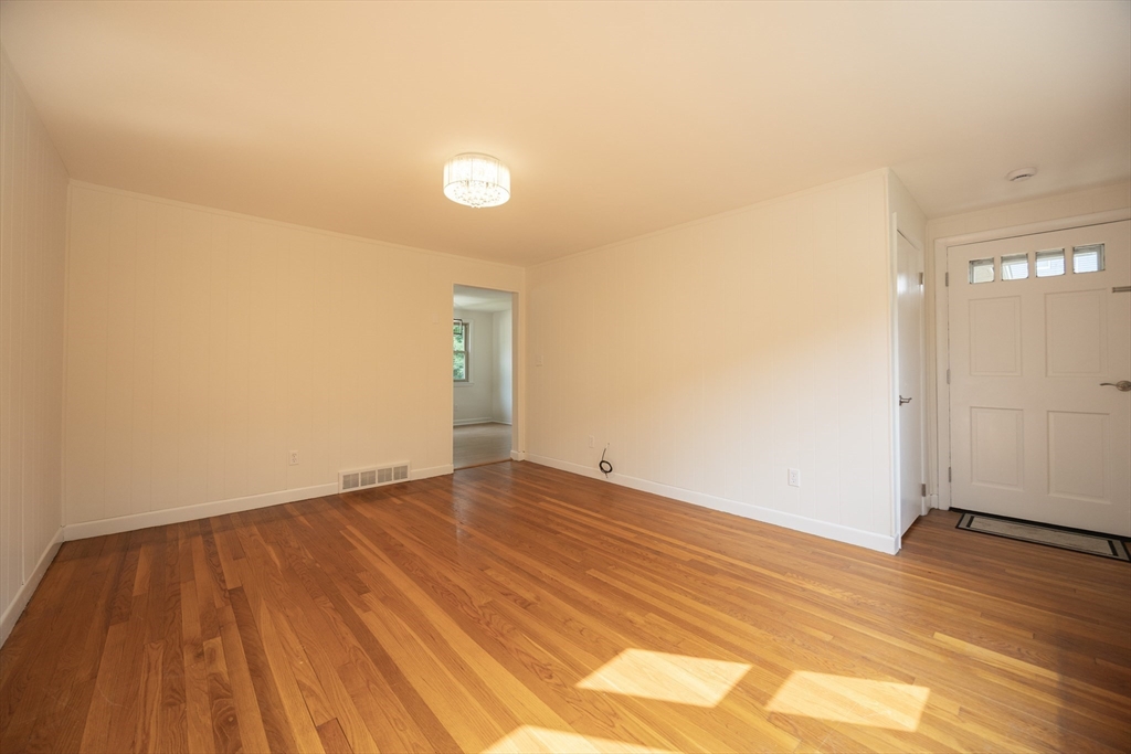 193 West St