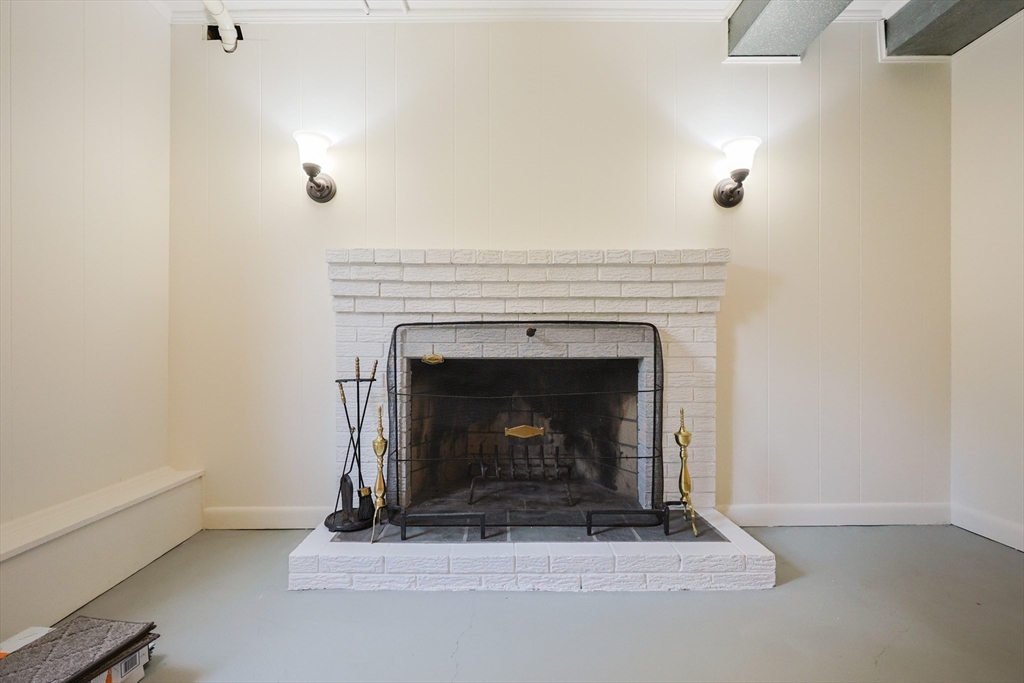 193 West St