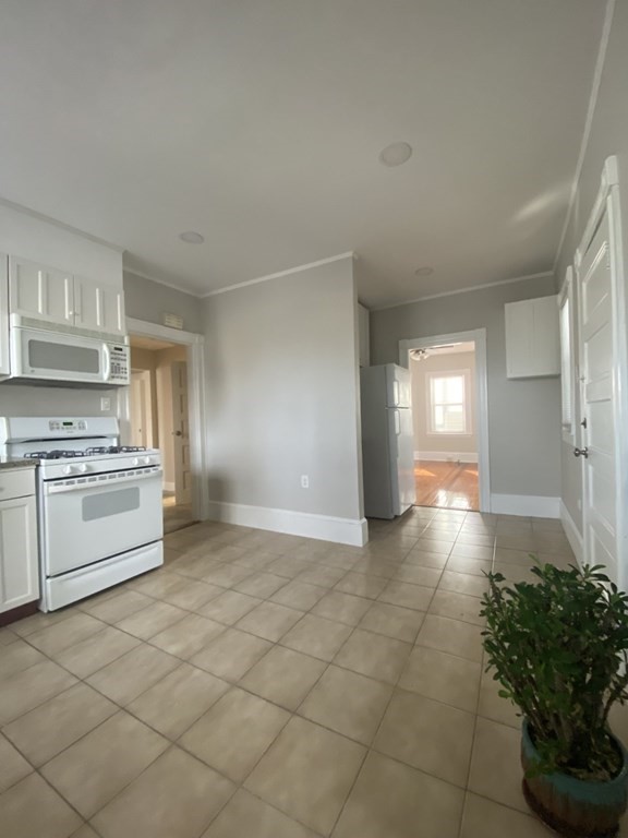 31 Fairview St # 1