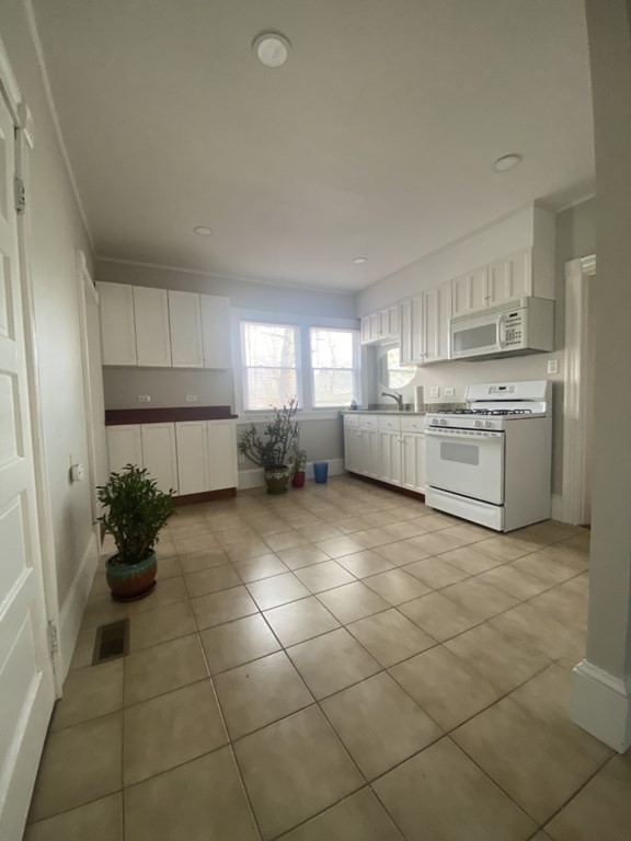 31 Fairview St # 1