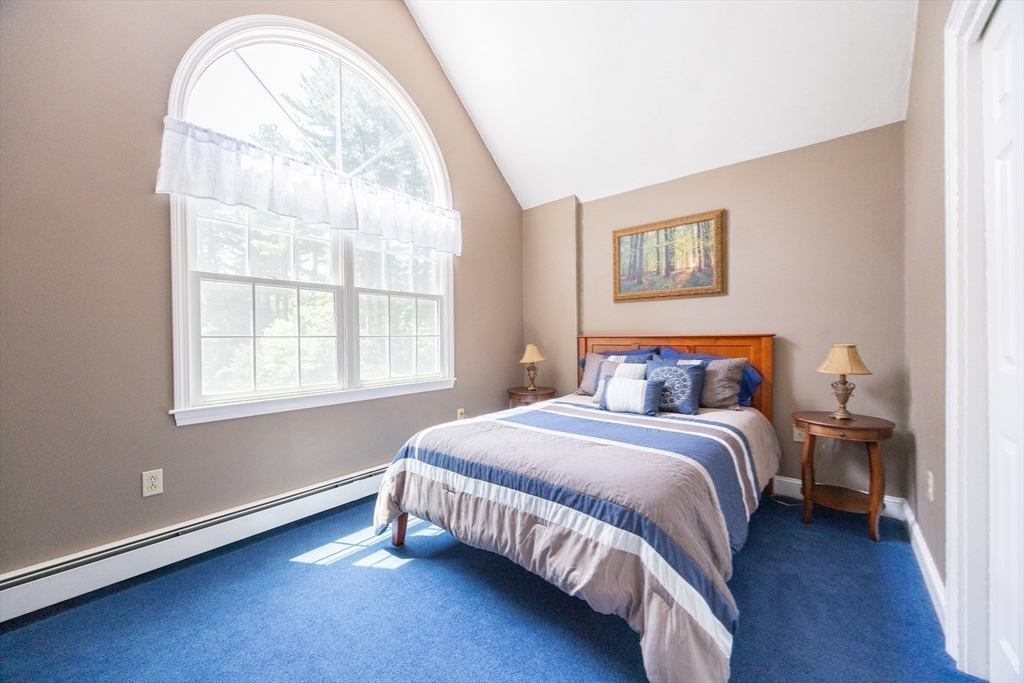 25 Steeplechase Ln