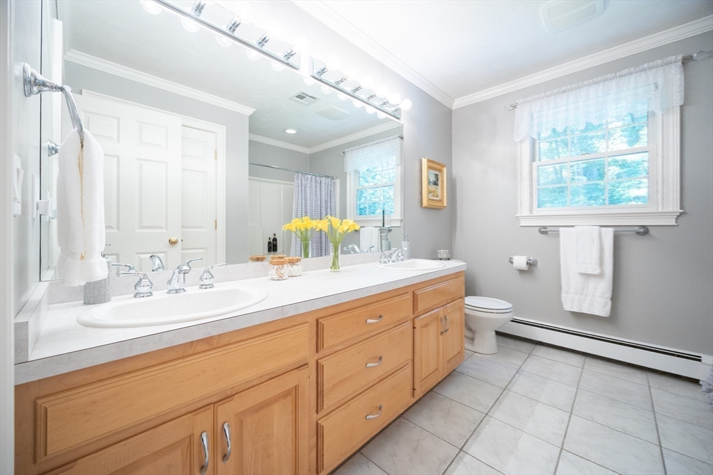 25 Steeplechase Ln