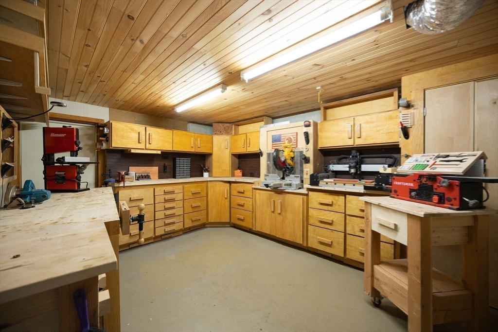 25 Steeplechase Ln
