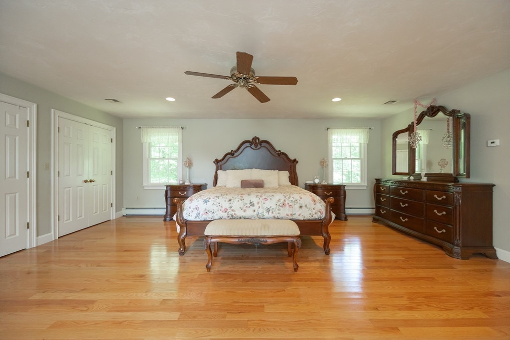 25 Steeplechase Ln