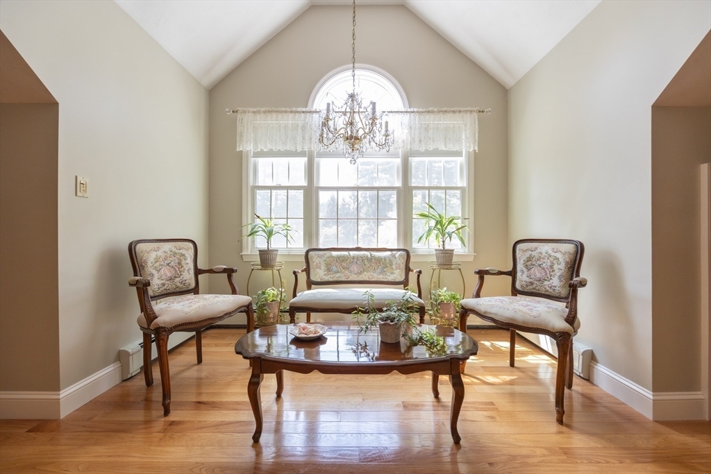 25 Steeplechase Ln