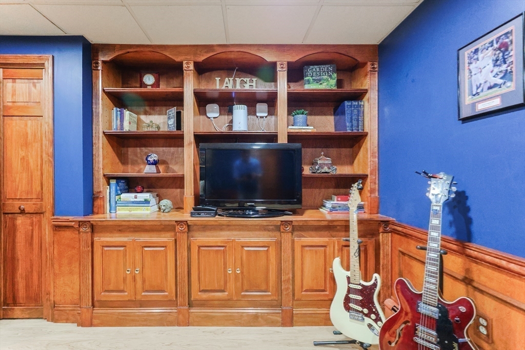 25 Steeplechase Ln