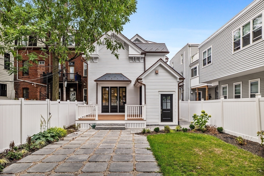 326 K St