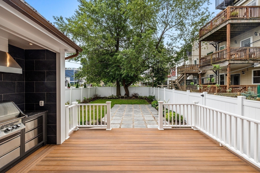326 K St