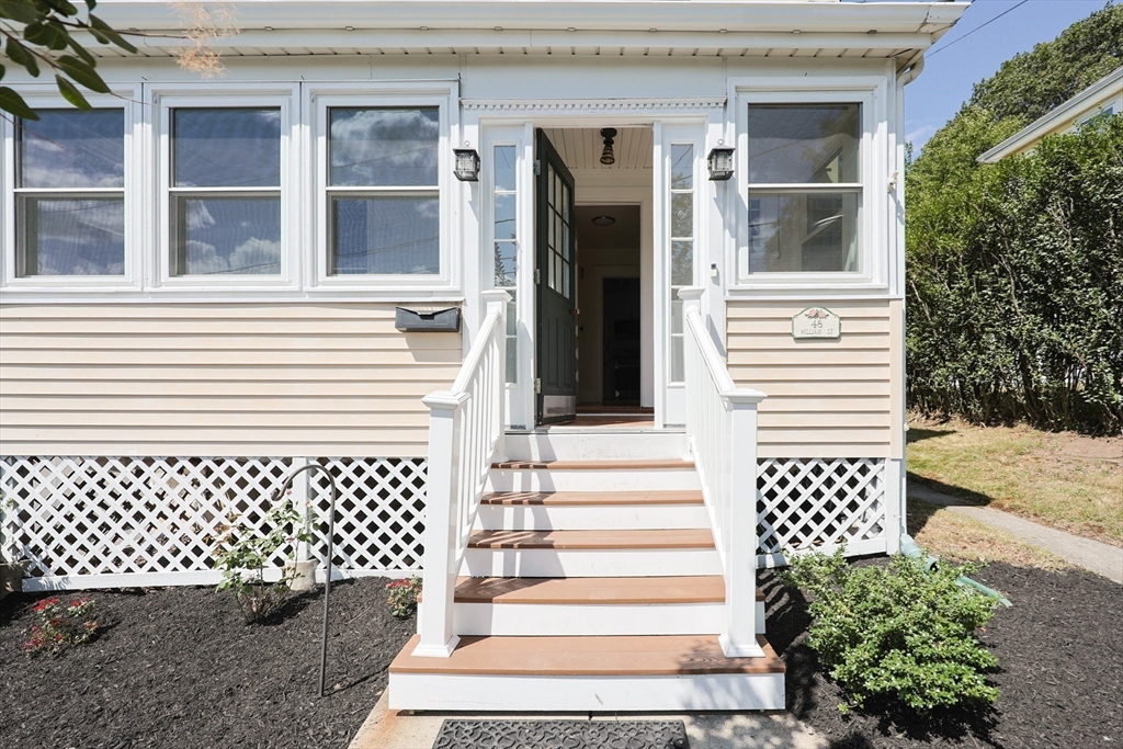 48 William St