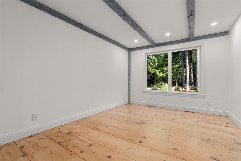 216 Clapboardtree St