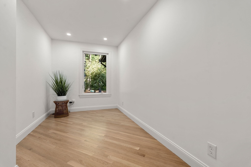 216 Clapboardtree St