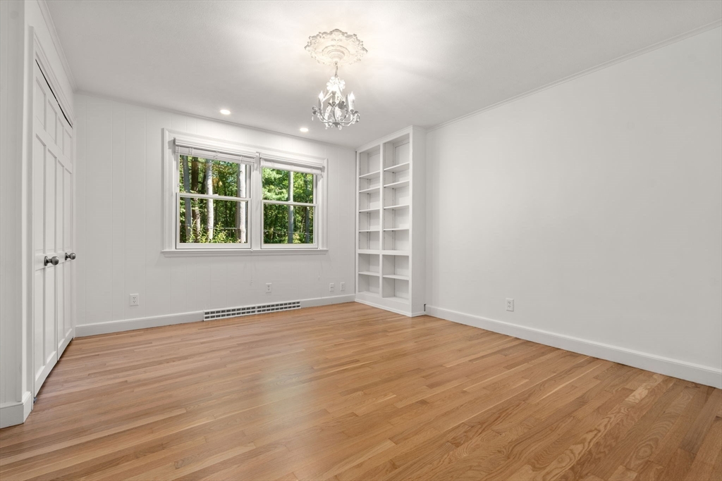 216 Clapboardtree St