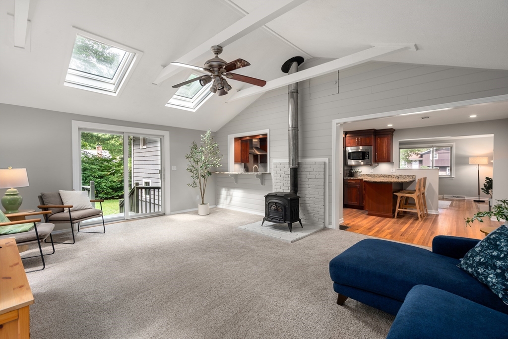 73 Willow Rd