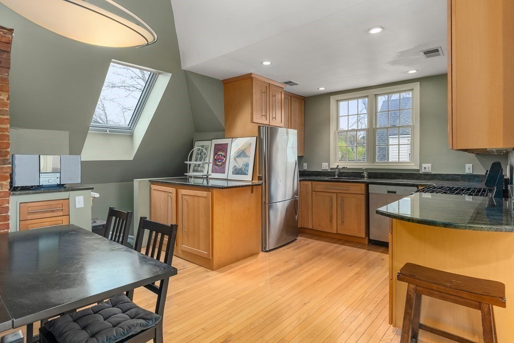 80 Roslindale Ave # 3