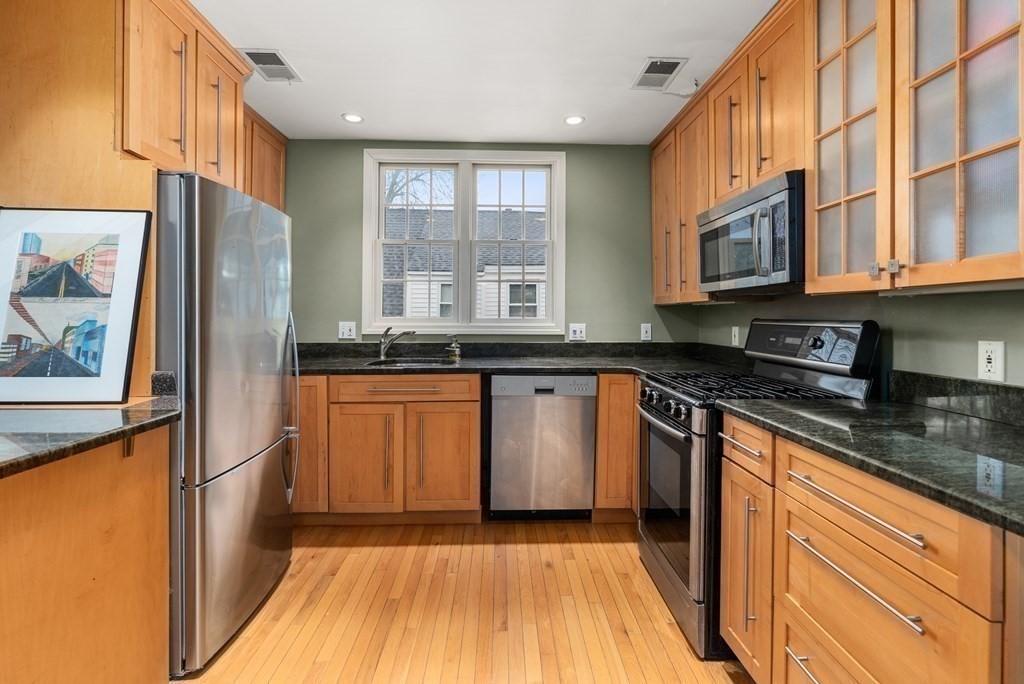 80 Roslindale Ave # 3