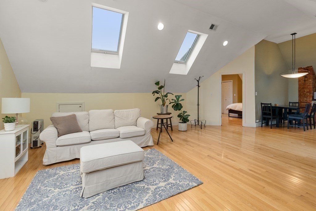 80 Roslindale Ave # 3