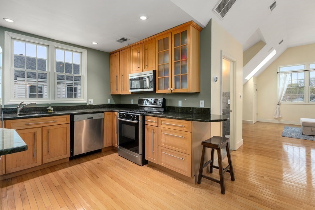80 Roslindale Ave # 3
