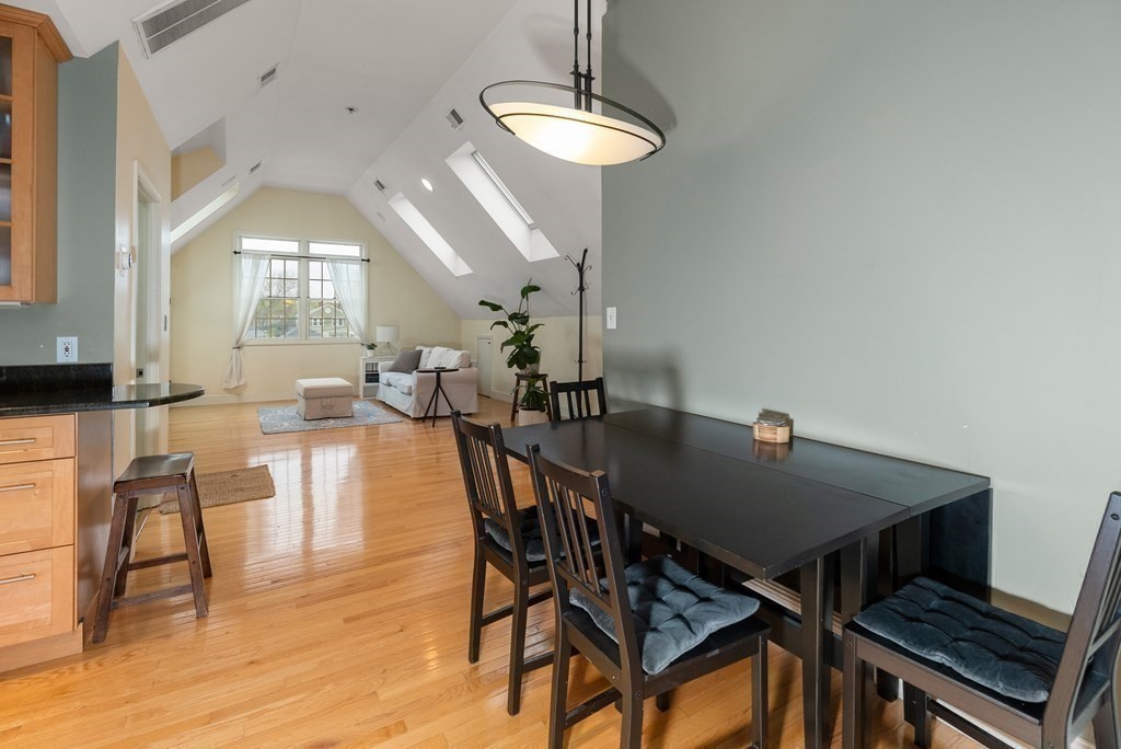 80 Roslindale Ave # 3