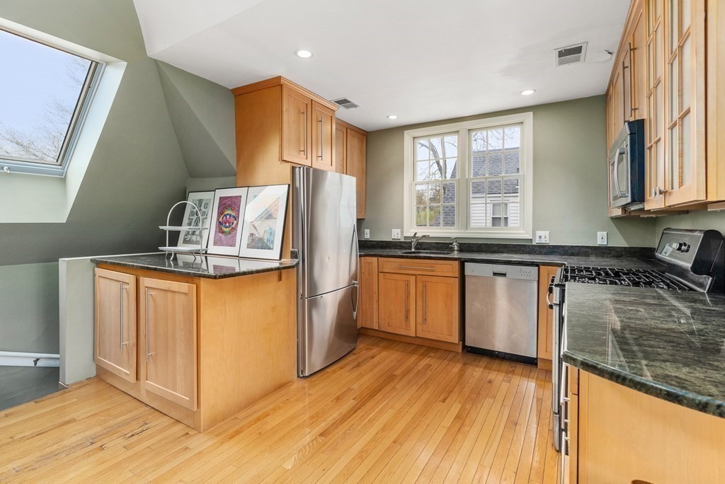 80 Roslindale Ave # 3