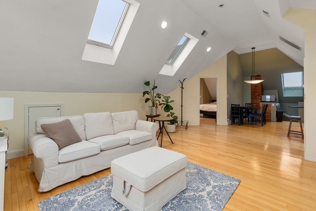 80 Roslindale Ave # 3