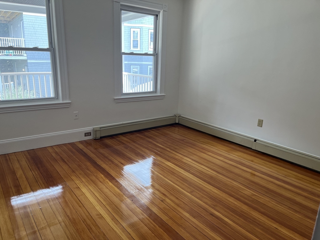 25 Bradwood St # 2