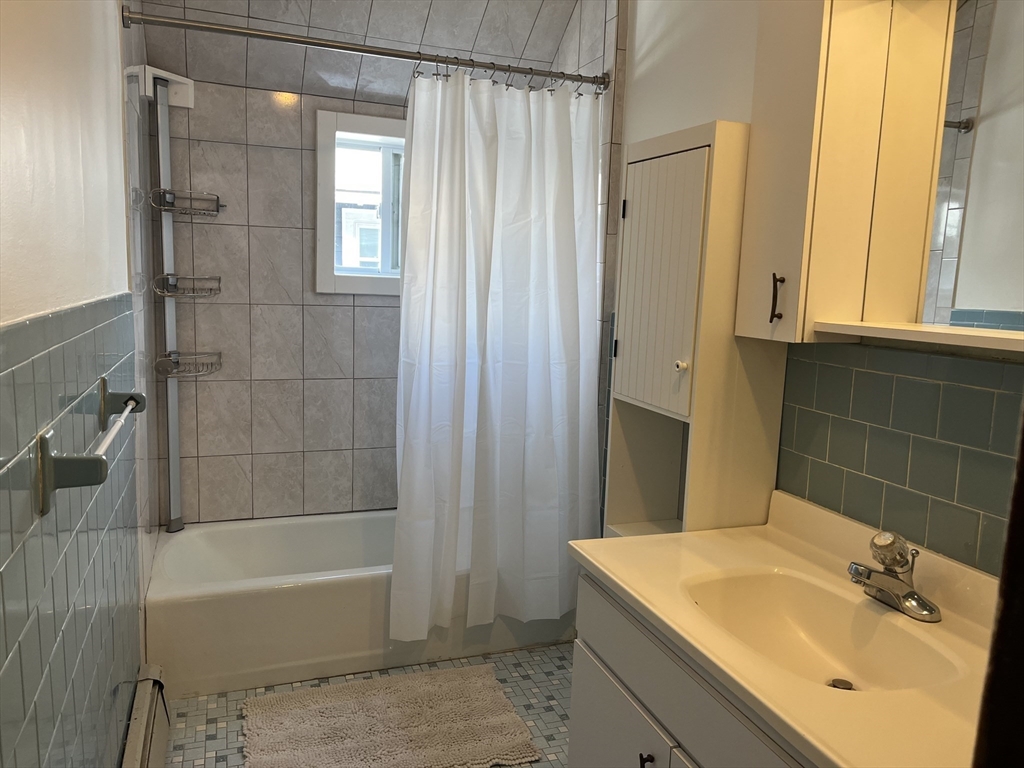 25 Bradwood St # 2