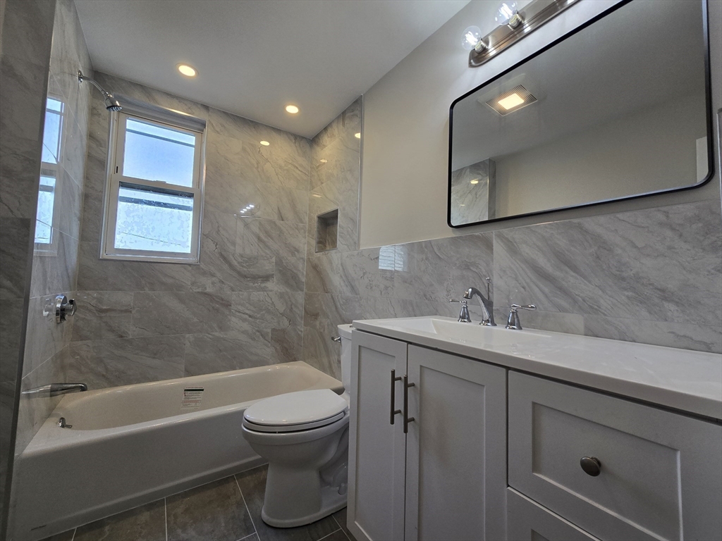 17 Baxter Ave # 1