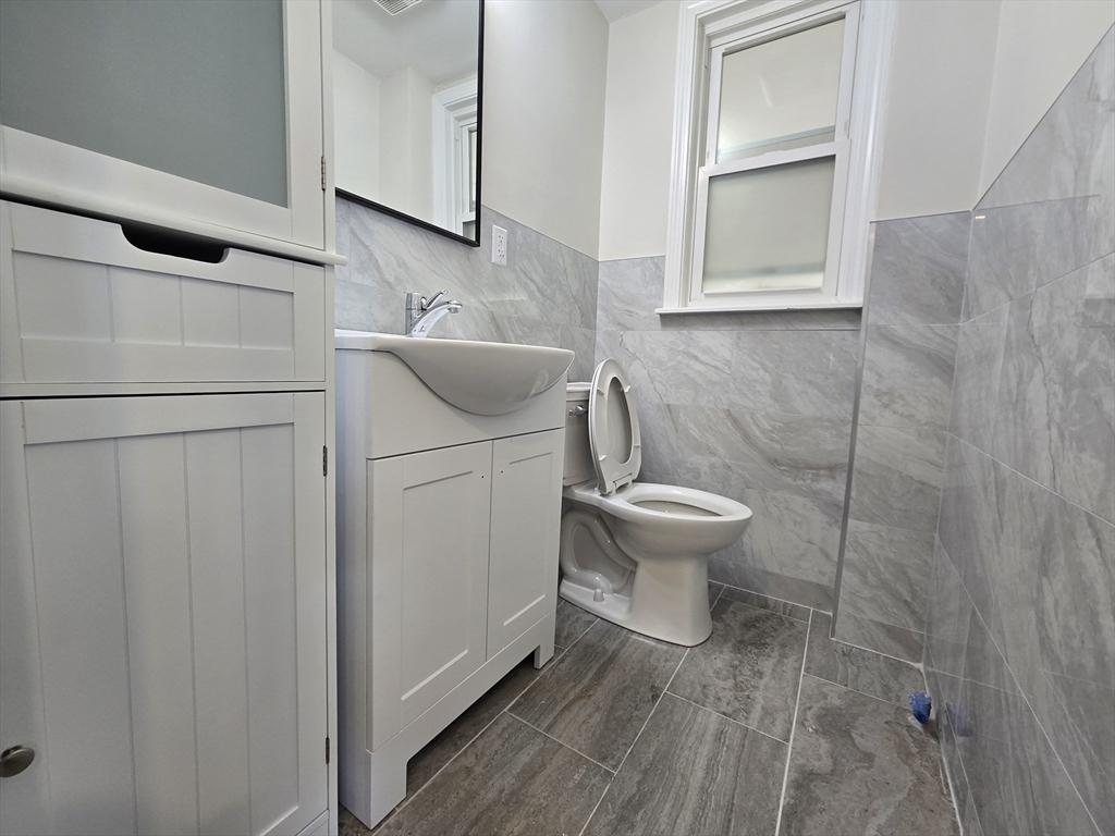 17 Baxter Ave # 1