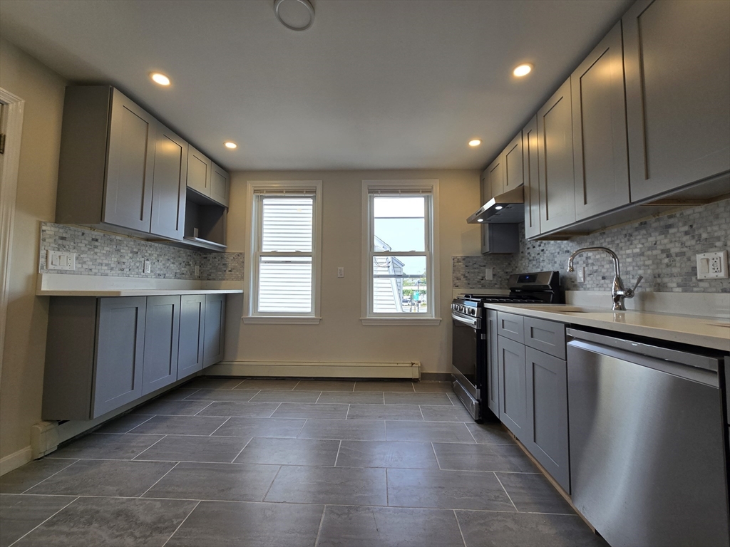 17 Baxter Ave # 1