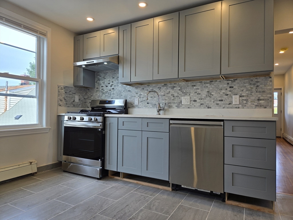 17 Baxter Ave # 1