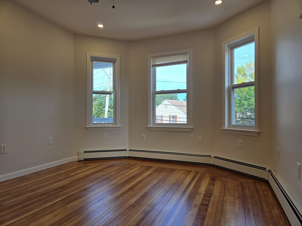 17 Baxter Ave # 1