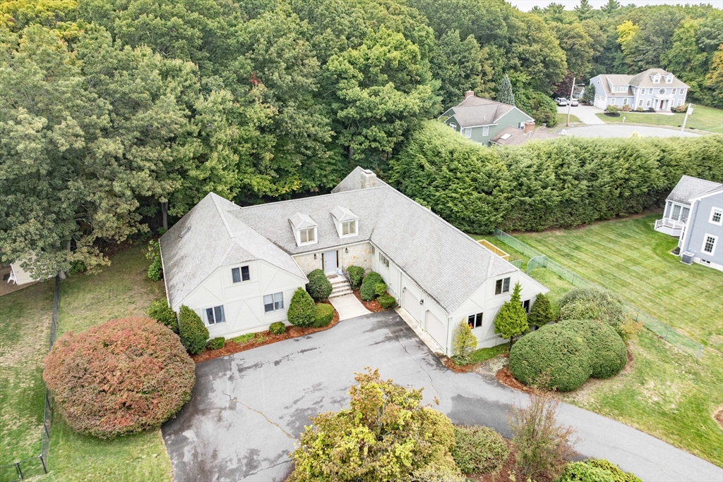 17 Royal Ct