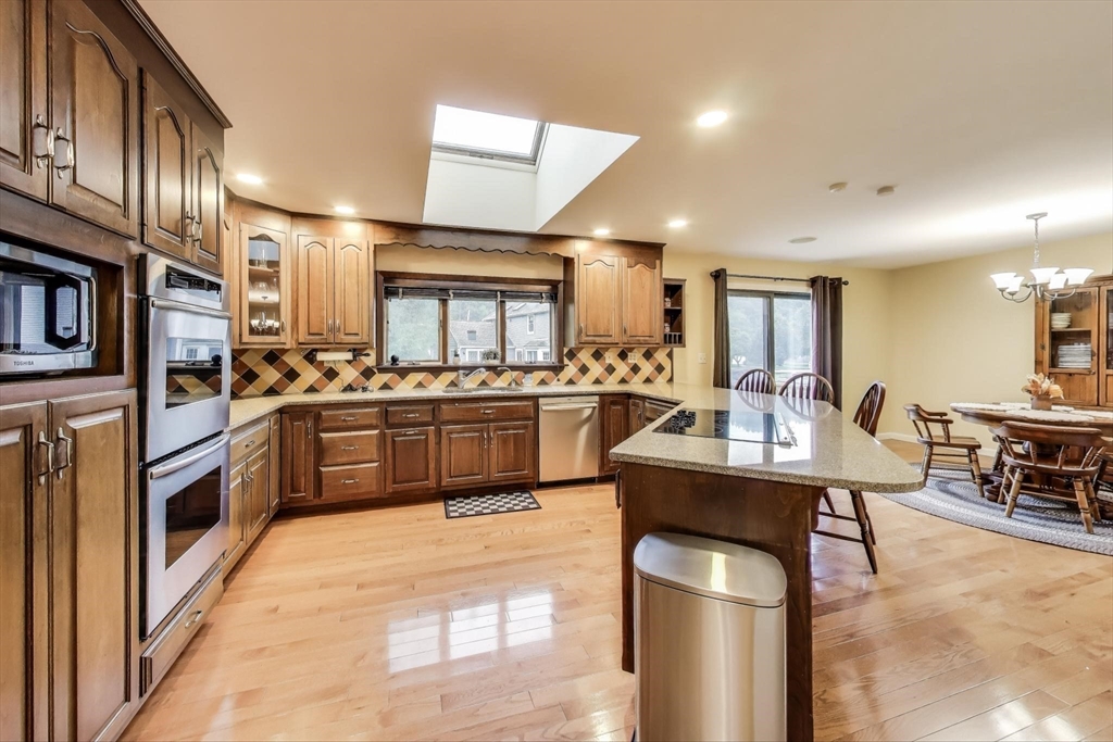17 Royal Ct