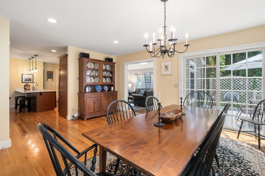 49 Hoppin Hill Ave