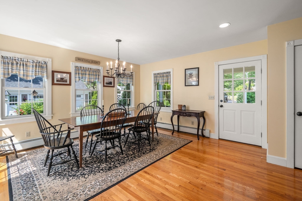 49 Hoppin Hill Ave