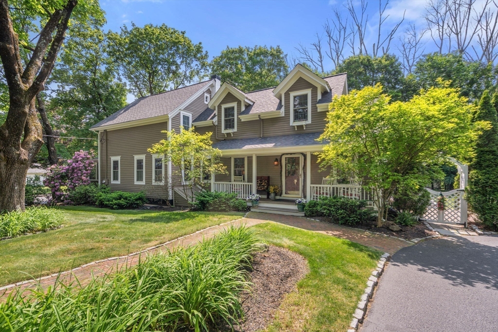 49 Hoppin Hill Ave
