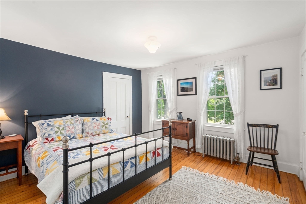 49 Hoppin Hill Ave