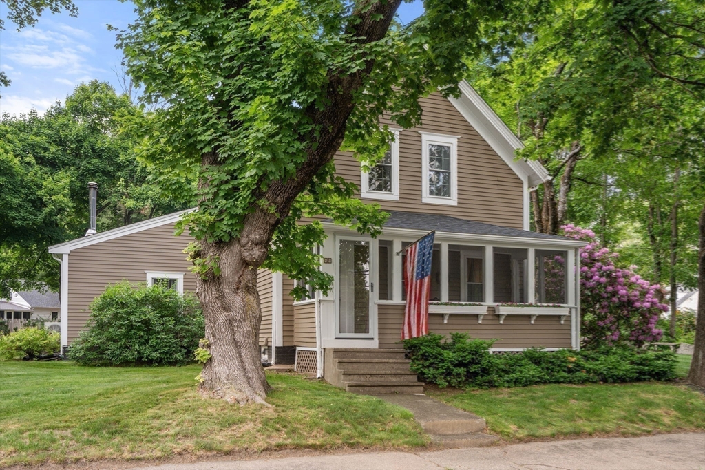 49 Hoppin Hill Ave