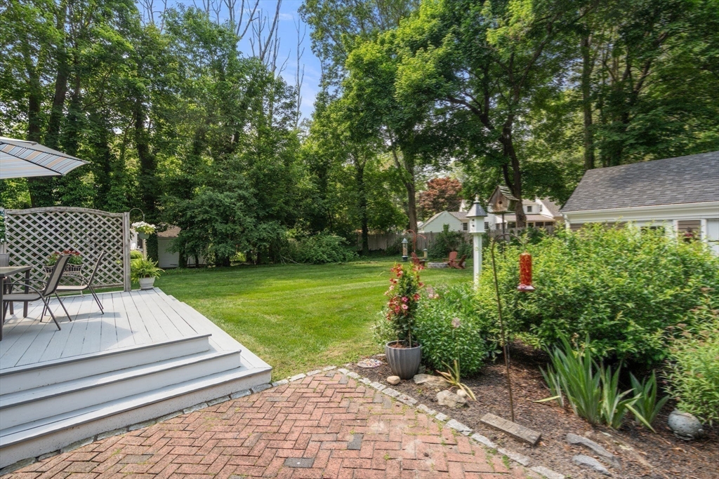 49 Hoppin Hill Ave