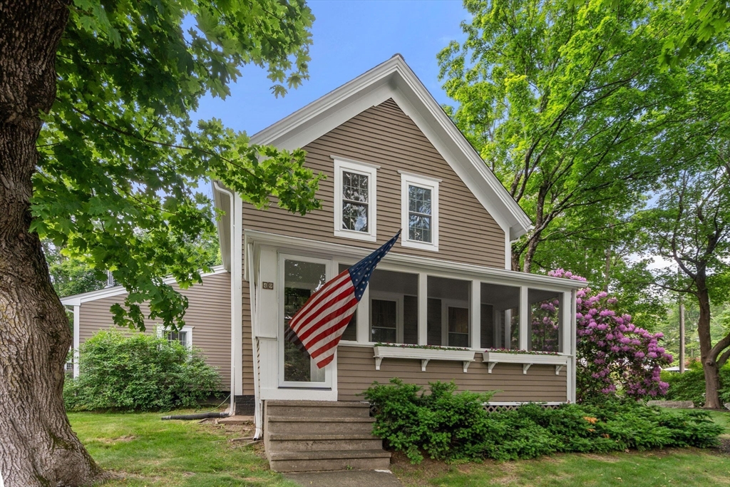 49 Hoppin Hill Ave